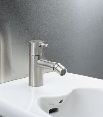 Vola HV4M-16 Chrome Bidet Set